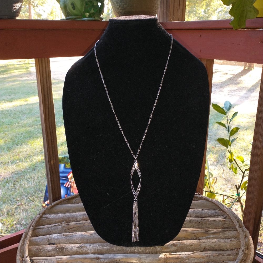 Diamond Shaped Silver Tone Pendant with Chain